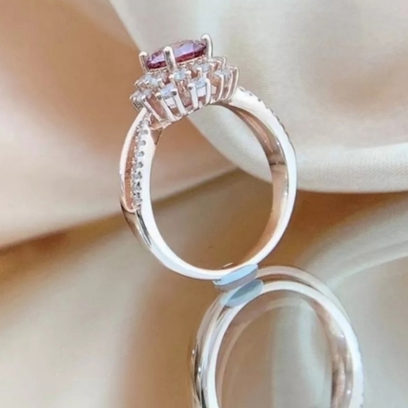 1CT MOISSANITE RING - Picture 4 of 13